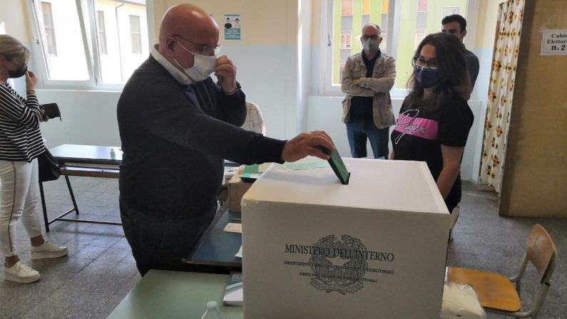 Calabria al voto 2021, i voti delle liste a sostegno di Mario Oliverio