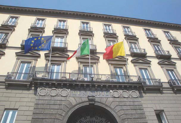 Napoli, in pochi alle urne