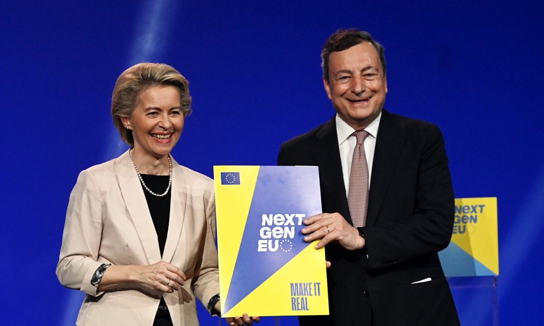 Ursula von der Leyen e Mario Draghi presentano il Pnrr