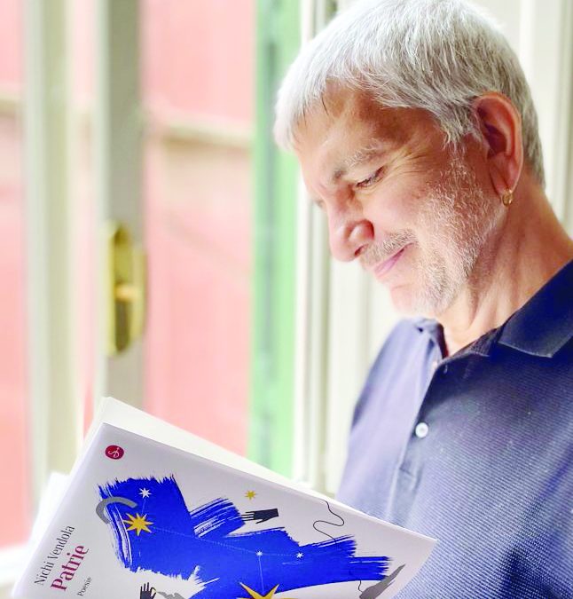 Nichi Vendola con la sua raccolta di poesie, “Patrie”