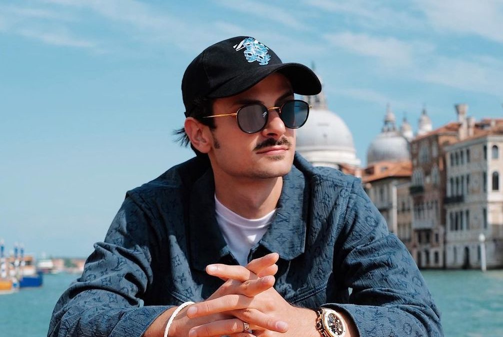 Lillo e Rovazzi insieme sul set di “Con chi viaggi”, al via riprese