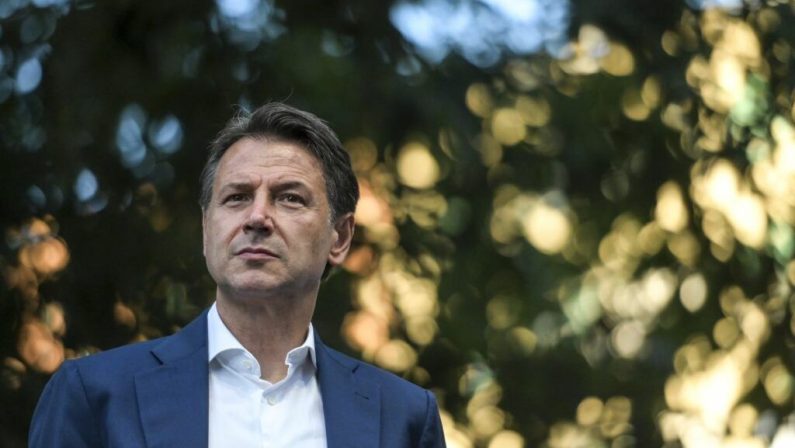 Conte “Draghi resti premier, la stabilità del Governo è prioritaria”