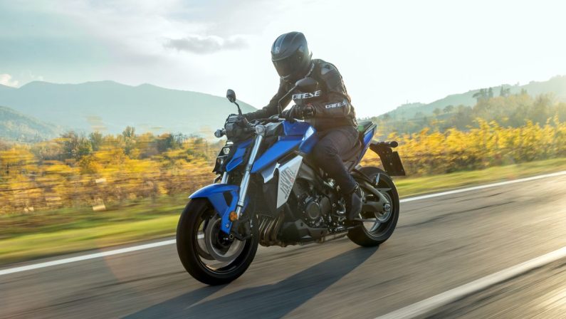 Performance da street-fighter per la nuova Suzuki GSX-S950