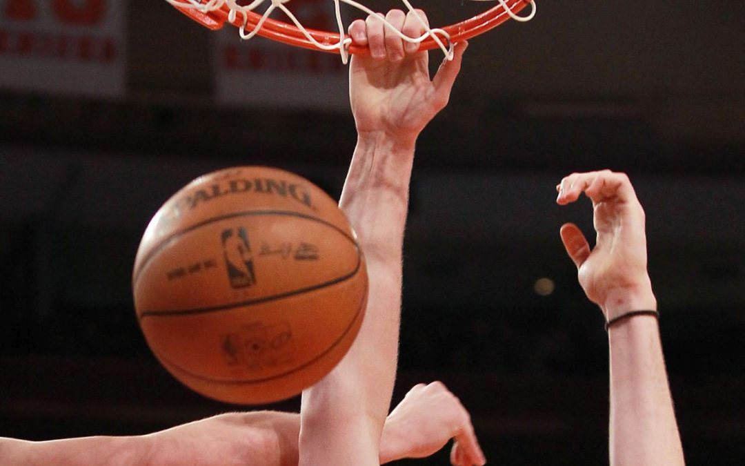 Lakers all’overtime, Warriors inarrestabili