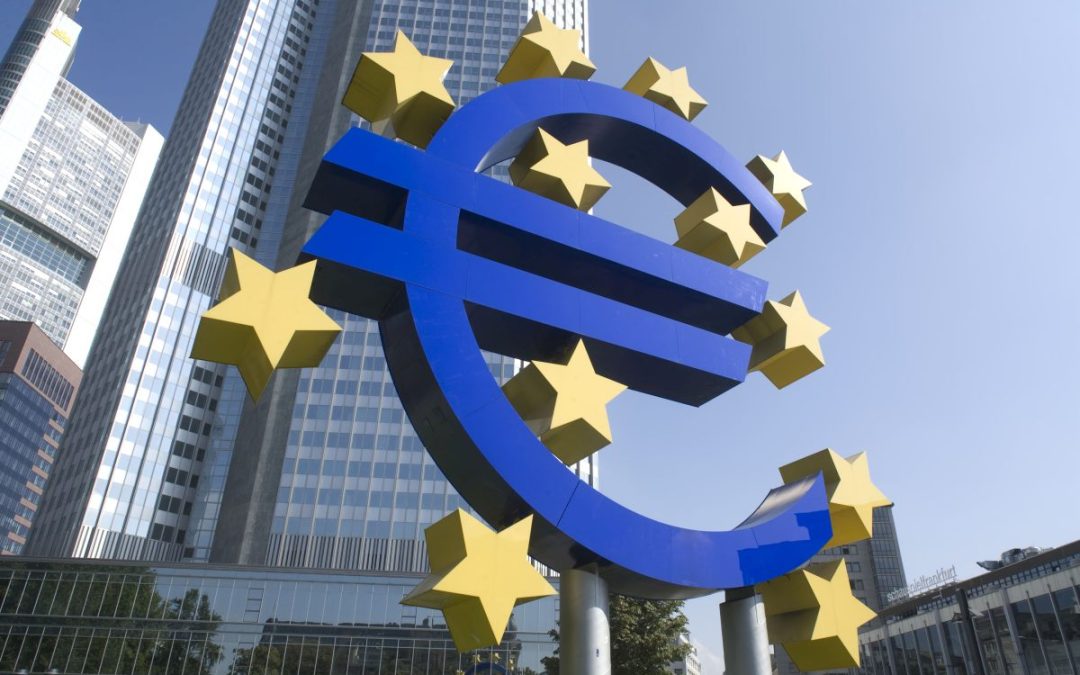 Bce “La crescita si rafforza ma restano le incertezze”