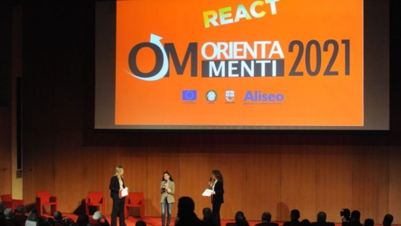 Bianchi, Orlando, Messa e Bonetti aprono il Salone Orientamenti di Genova