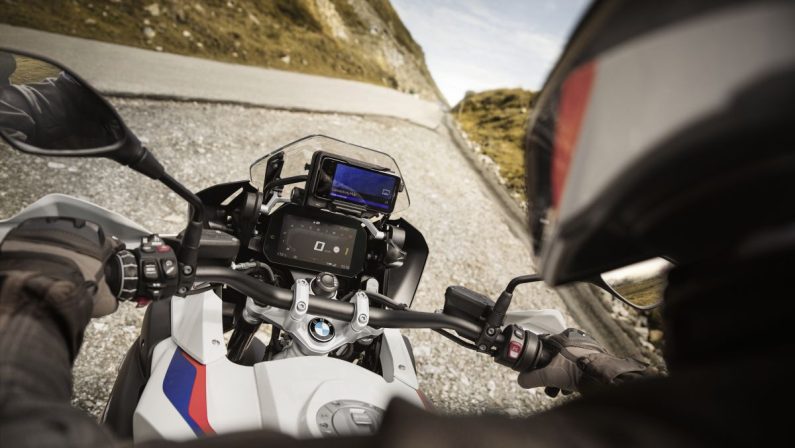 Bmw Motorrad presenta il ConnectedRide Cradle