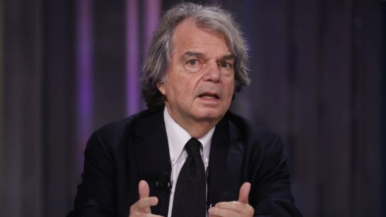 Covid, Brunetta “Serve un super green pass, restrizioni per no vax”