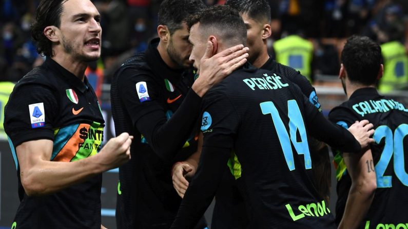 L’Inter batte 3-2 il Napoli e va a -4 dalla vetta