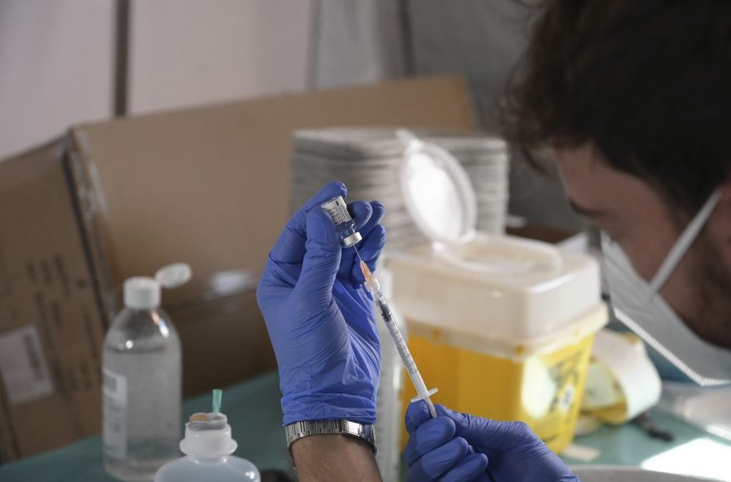 Covid, Brusaferro “Il vaccino per i bambini è sicuro e frena i contagi”