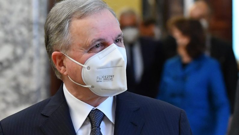 Visco “La ripresa accelera ma l’incertezza resta elevata”