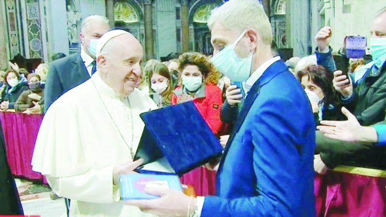 «La Puglia è un po’ pericolosa? No», la domanda di Papa Francesco diventa virale sul web