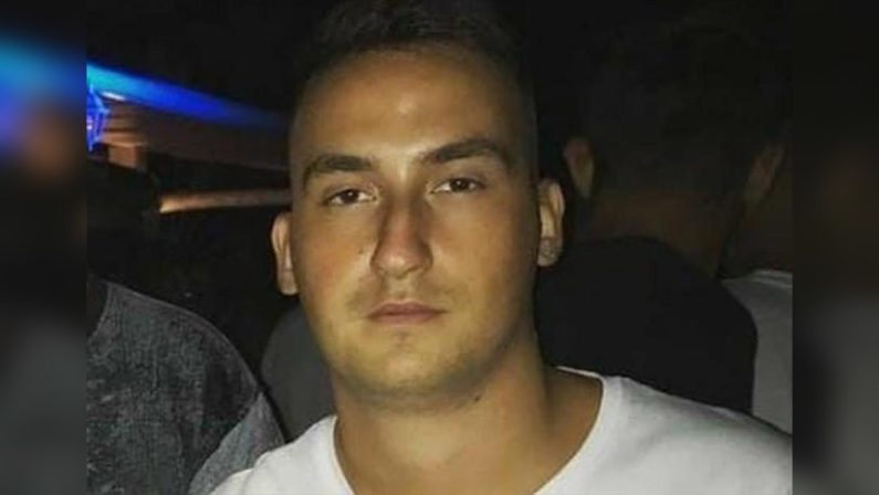 Barletta, accoltellato a morte per un cocktail negato: fermati due aggressori