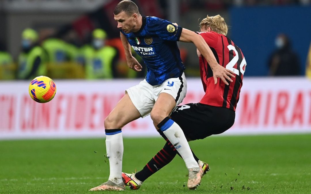 Calhanoglu su rigore e autogol di De Vrij, Milan-Inter 1-1