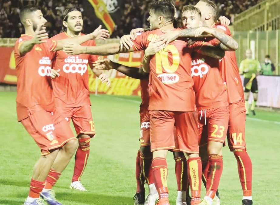 L'esultanza dei giocatori del Catanzaro