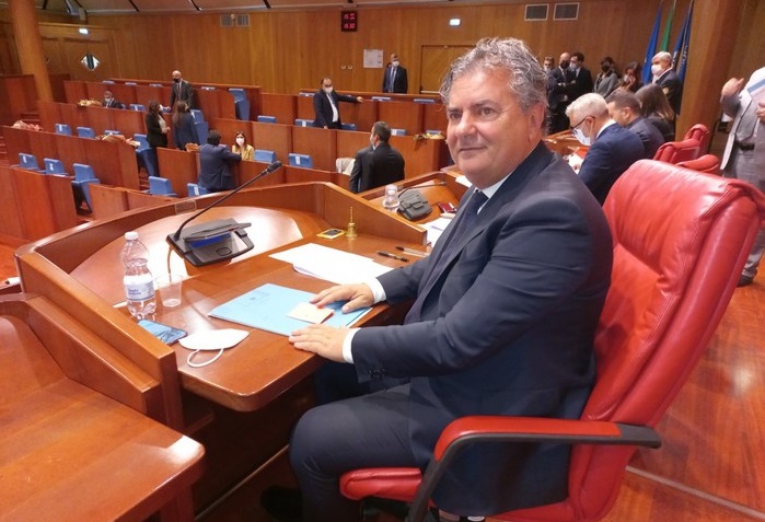 Il presidente del Consiglio regionale Filippo Mancuso