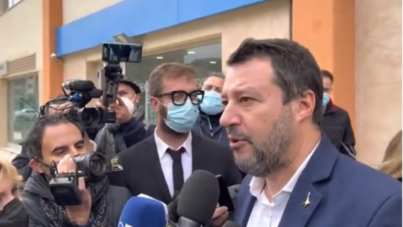Elezioni a Catanzaro, Salvini detta i tempi: «Il nome entro dicembre oppure primarie»
