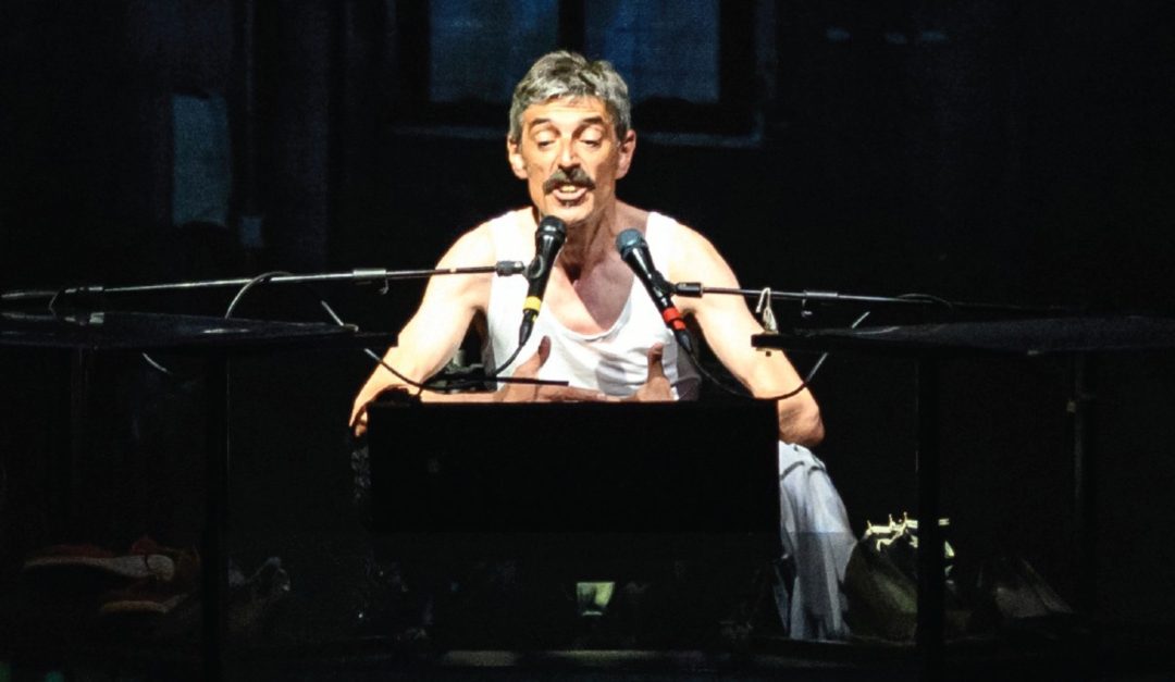 Max Mazzotta in una scena di Vita di Ginius