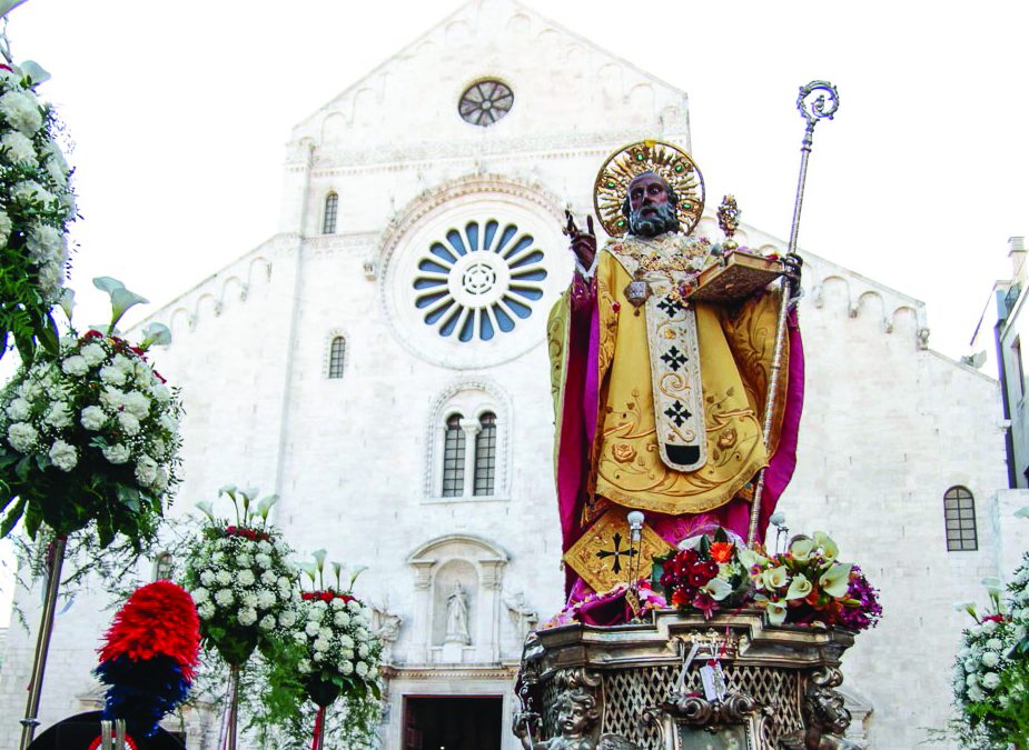 La statua di San Nicola di Bari