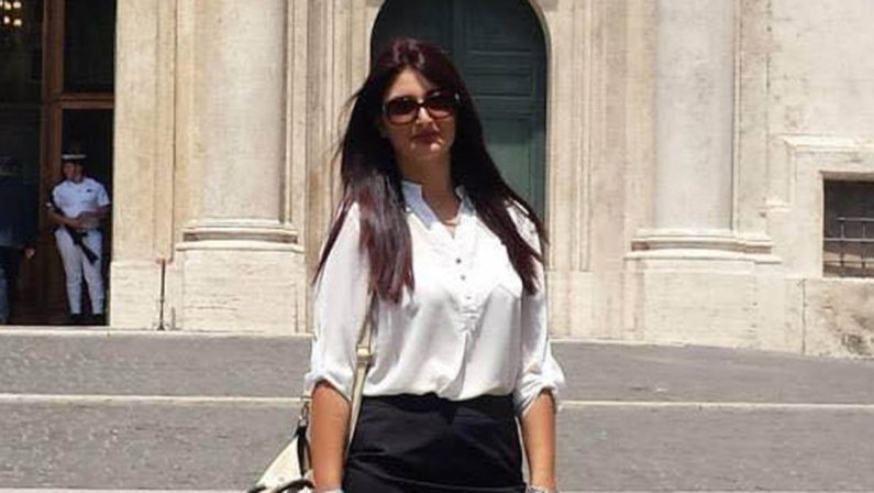 Tragedia nel Vibonese, donna muore a 32 anni, il comune proclama lutto cittadino