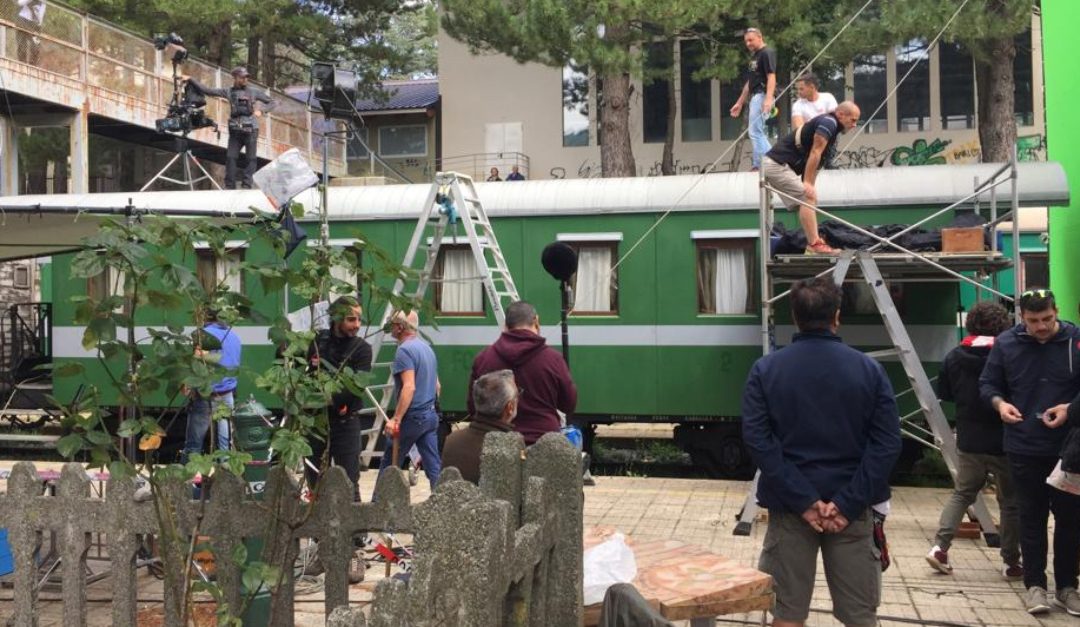 Il treno della Sila durante le riprese del film "Freaks Out"