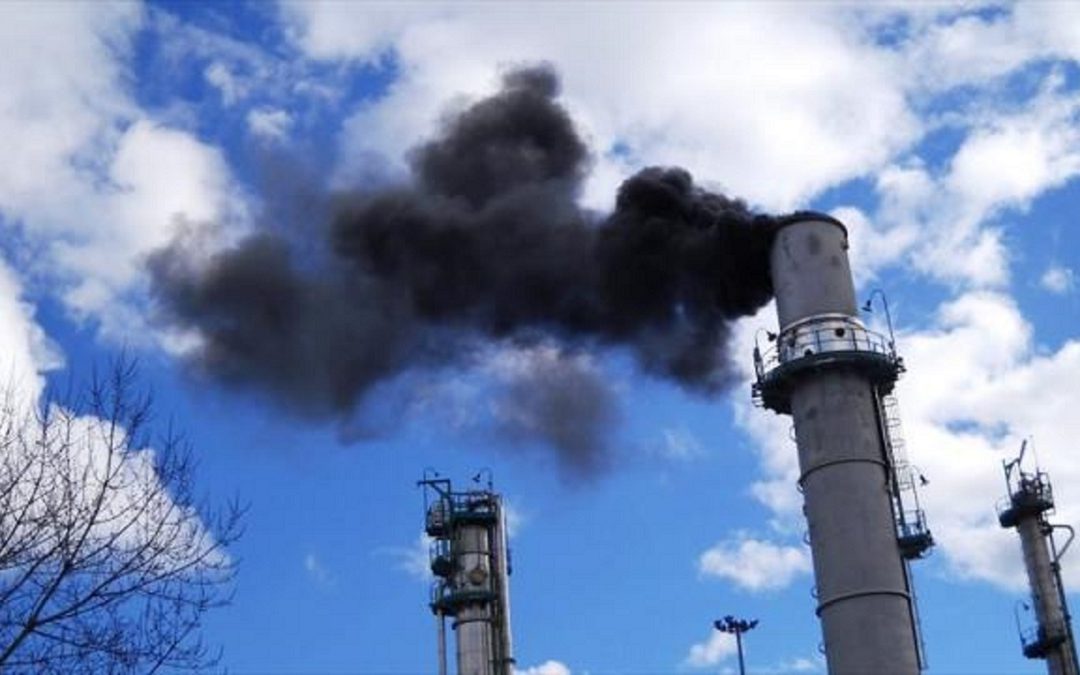 Fumo nero dal Centro olio di Viggiano