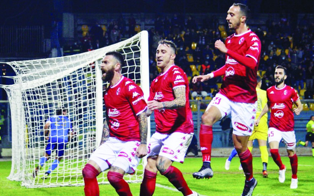 L’urlo liberatorio di Antenucci dopo il gol del Bari ad Andria