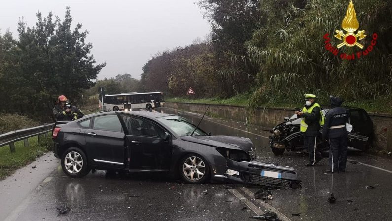 Incidente stradale a Rende, due feriti in uno scontro frontale