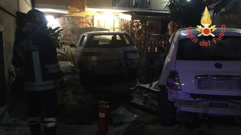 Bomba esplode a Lamezia: danni per auto e abitazioni, avviate indagini