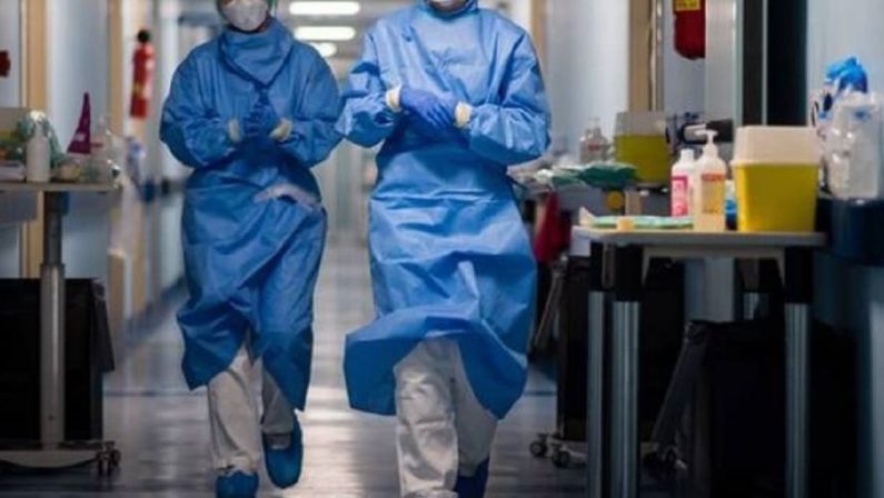 Sanità ferita dal Covid, precipitati i ricoveri per tumore e trapianti