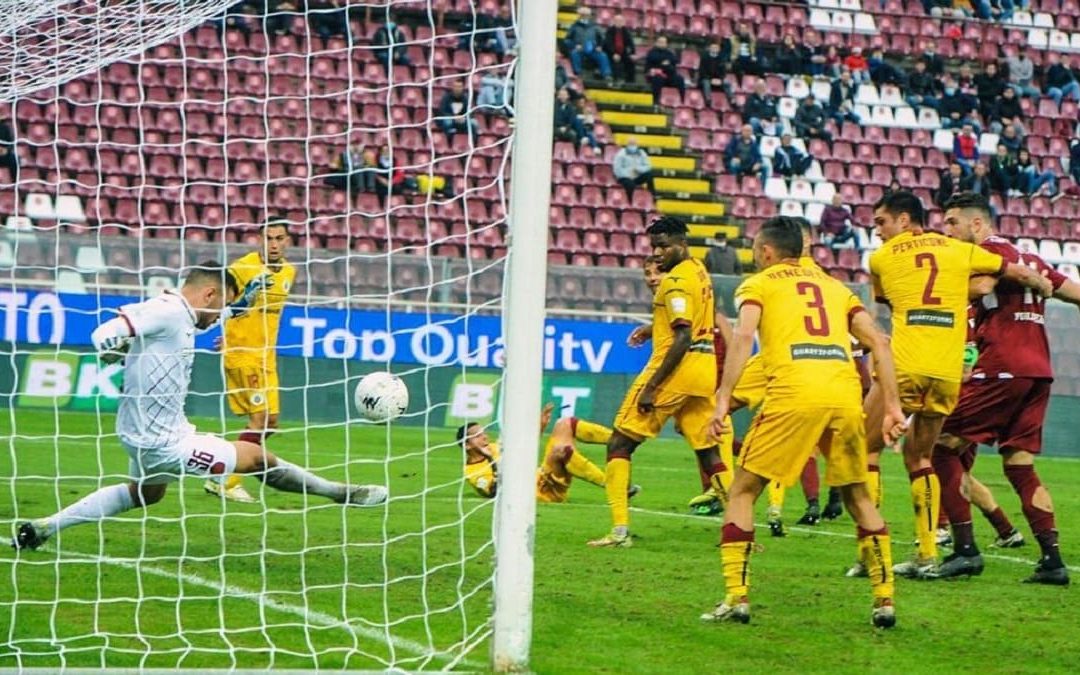 Serie B, la Reggina fallisce l’aggancio alla vetta: il Cittadella passa 1-0