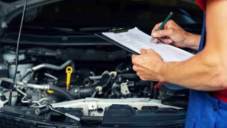 Aumentano i costi per la revisione delle auto, ma il Governo interviene con un bonus