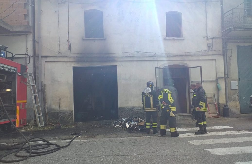 L'intervento dei vigili del fuoco a San Nicola da Crissa