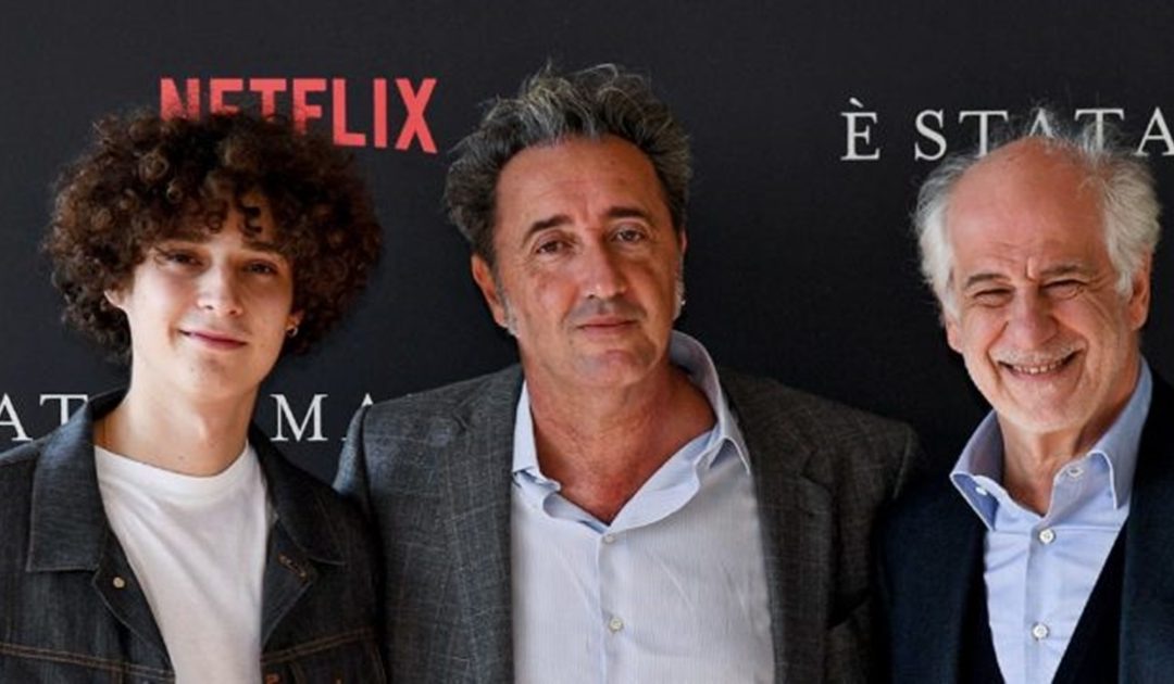 Paolo Sorrentino, al centro, con Filippo Scotti e Toni Servillo