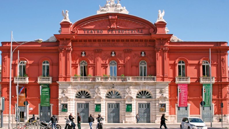 Stangata Imu sul teatro Petruzzelli di Bari