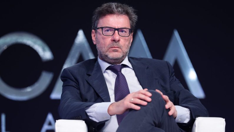 Tim, Giorgetti “Finora nessuna Opa, Governo pronto al golden power”