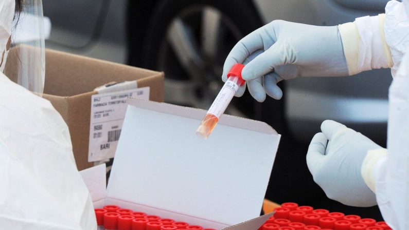 Covid, primo caso di variante Omicron in Veneto