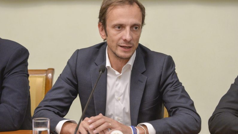 Green Pass, Fedriga “Attività aperte anche in zona arancione”