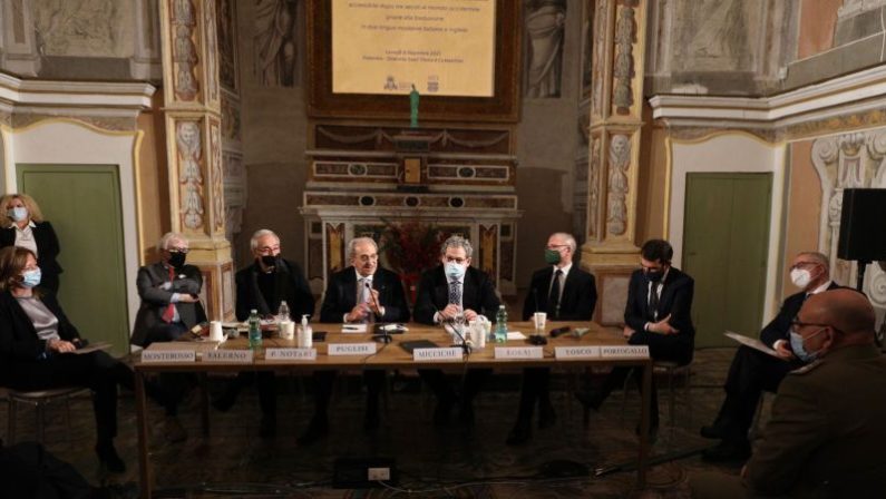 Il pensiero di Confucio “accessibile” con traduzione inglese e italiano