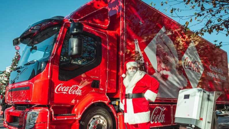 Babbo Natale viaggia in elettrico con ABB, Coca-Cola e Volvo Trucks