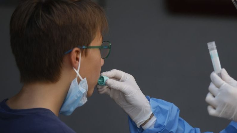 Cresce l’incidenza dei casi Covid, Rt pari a 1,18