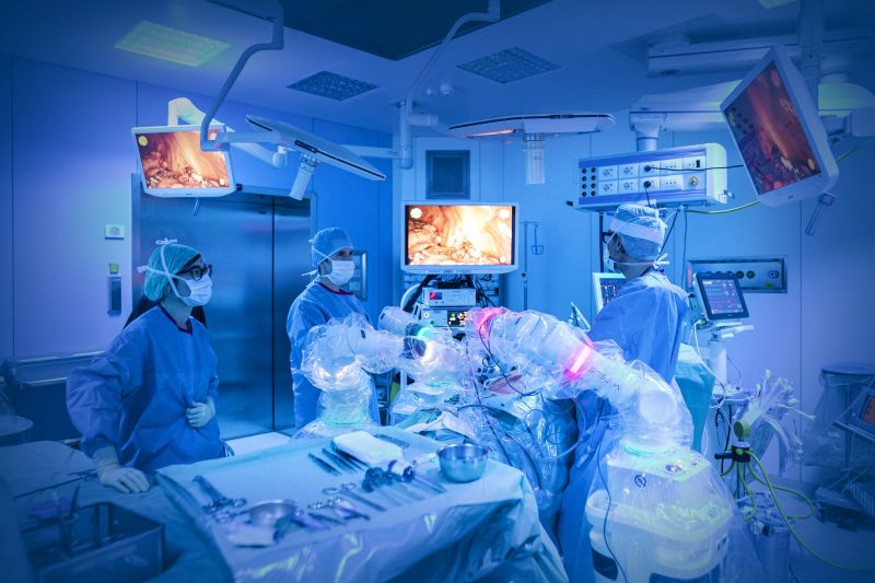 Il robot chirurgico Versius “approda” al Policlinico di Milano