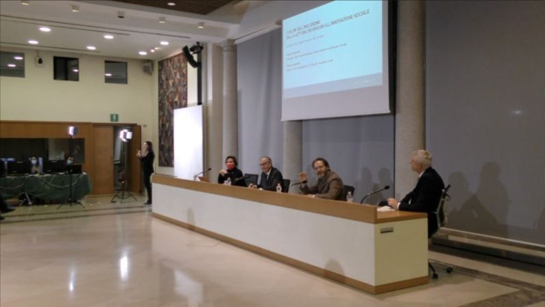 Rapporto Intesa Sanpaolo, l’Italia cresce ma aumentano le disuguaglianze