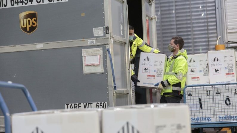 Covid, Ups ha consegnato oltre 1 miliardo di vaccini in tutto il mondo