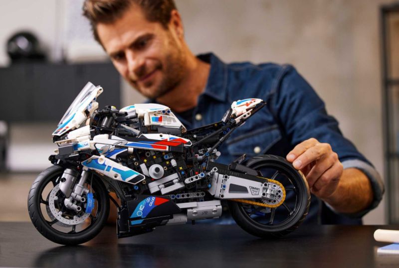 Bmw Motorrad presenta la Lego Technic Bmw M 1000 RR