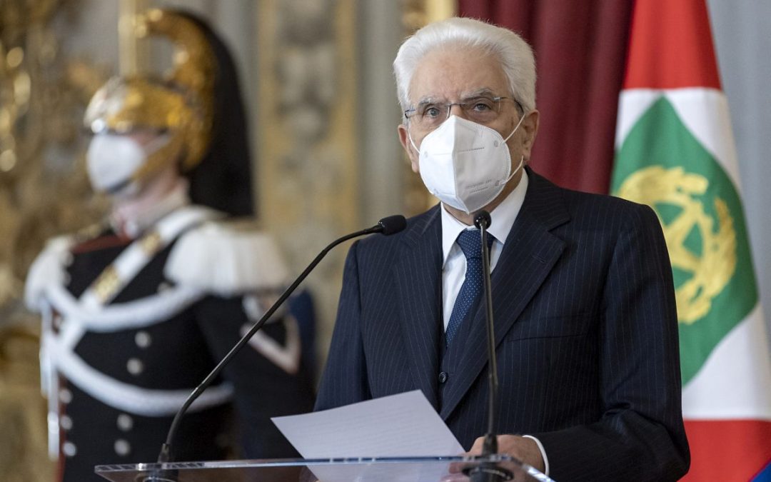 Mattarella “Italiani si fidano della scienza, troppo risalto ai No Vax”