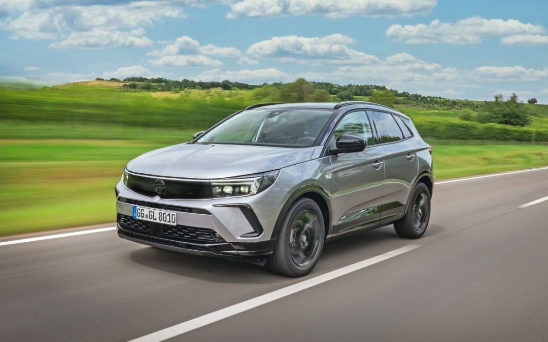 La notte è meno buia con il nuovo Opel Grandland