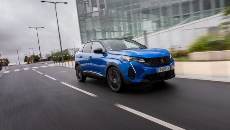 Peugeot 3008 Hybrid, il Suv per la famiglia moderna