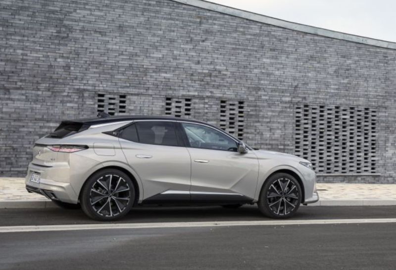 DS 4, ampia gamma di motorizzazioni per viaggiare senza limiti