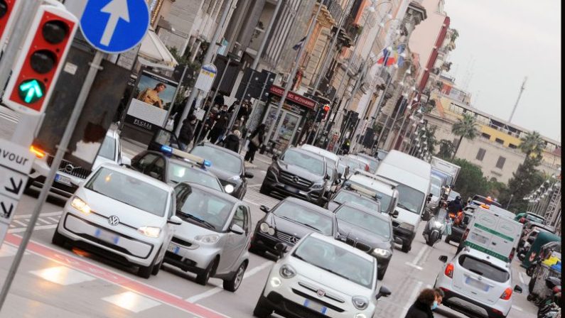 Unrae “La legge di bilancio volta le spalle all’auto”